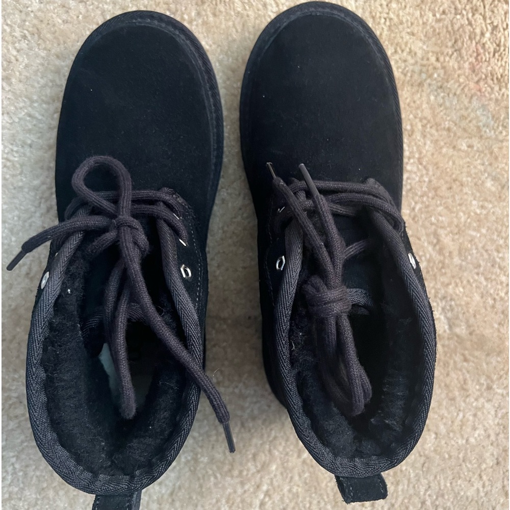 Black Ugg boots